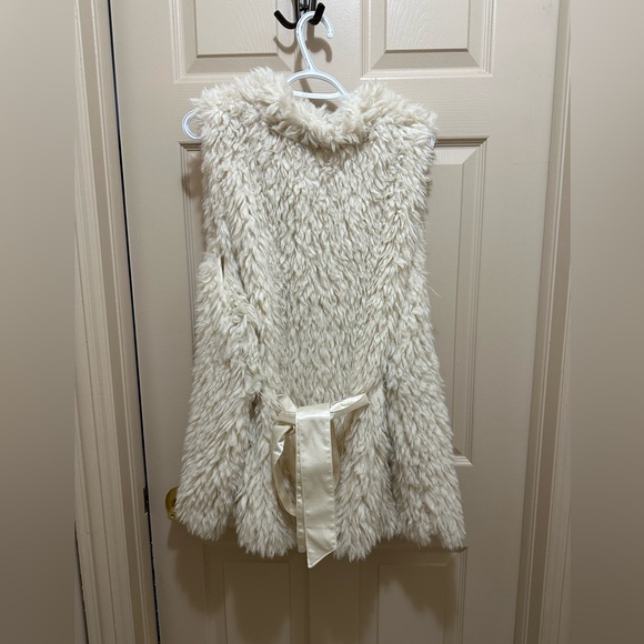 Maurice’s faux fur vest - size: 2 - great condition - Picture 5 of 5